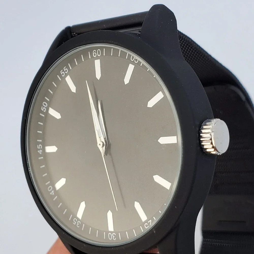 Men's Watch Black‎ Dial 44MM Large Black Case Black Mesh Bands New Battery